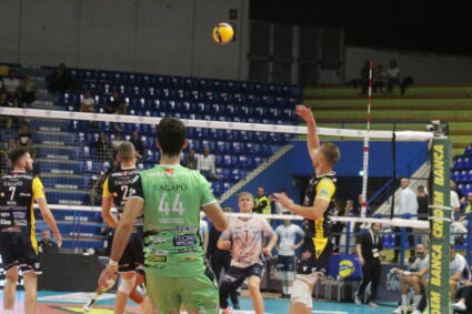 In duemila al Palasavelli per il debutto della Yuasa in Superlega (con foto)